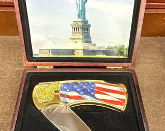 American Flag and Eagle Folding Knife Set with Statue of Liberty Display Box