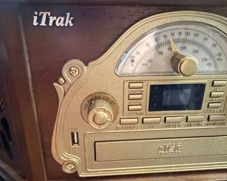 iTrak Retro Record Player with Radio and CD Player