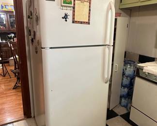 Frigidaire Top Freezer Refrigerator