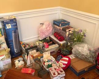 household goods - shelf, pillows, decorations