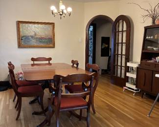 Drexel dining table for sale. Two leaves included 