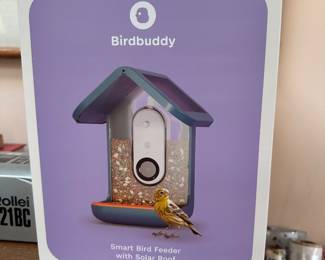 Smart bird feeder. Connects to phone. 