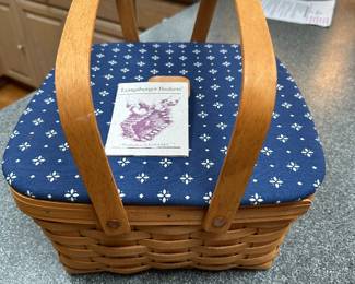 vintage Longaberger cake basket