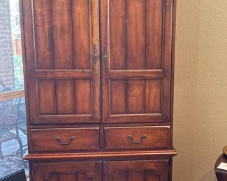 BEAUTIFUL COUNTRY STYLE CABINET. WOULD MAKE A GREAT DRESSER