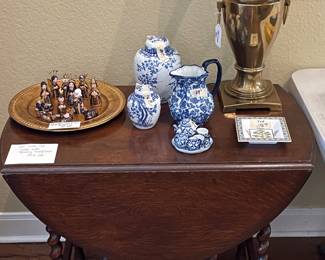 ANTIQUE DROP LEAF TABLE WITH BARLEY TWIST LEGS
