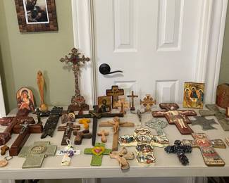 LARGE SELECTION OF CROSSES