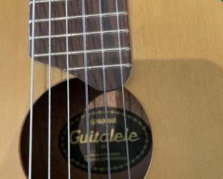 SMALL GUITAR GUITALEE