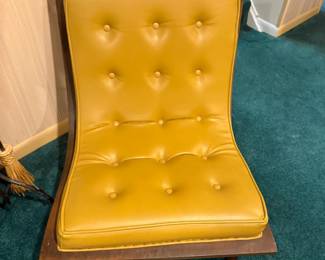 BETWOOD MID CENTURY MODERN SCOOP CHAIR