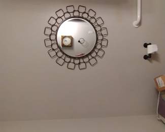 Round mirror with square trim