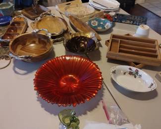 Various bowls hand blown to wooden