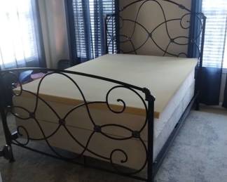 Full size metal frame bed