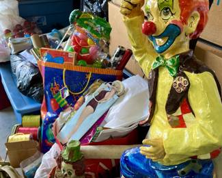 clown balloon holder