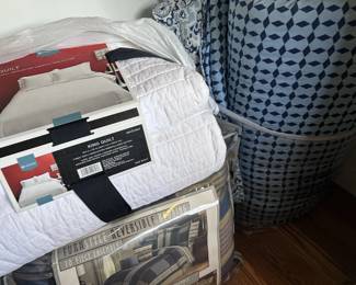 Bedding Sets and Quilts