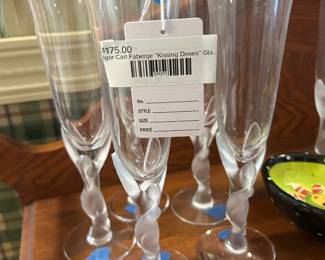 "Kissing Doves" Glasses 