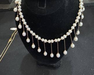 Gold Pearl necklace 