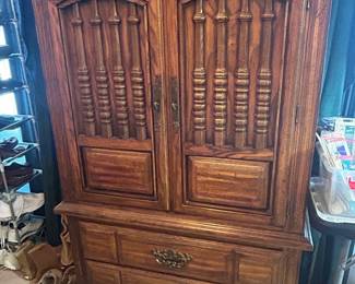 Chest dresser with matching dresser 