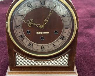 Vintage Seth Thomas Northbury clock with key