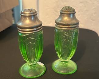 Uranium glass set