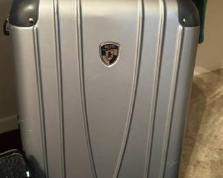 Heys hard case carryon