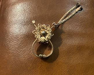 Vintage glove/hankie holder