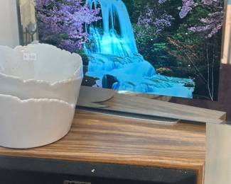 Lighted mirror decor 