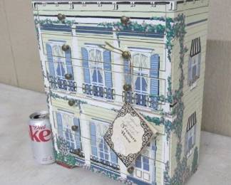 House Jewelry Chest