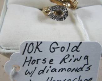 10K Horse Ring w/Diamonds in Horseshoe