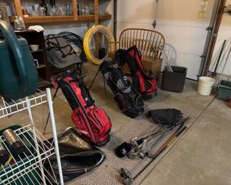 Golf bags & vintage clubs