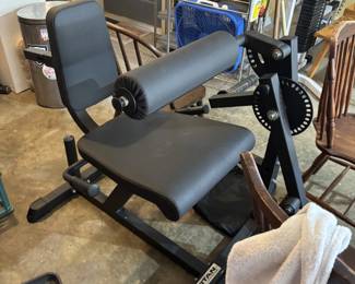 Titan Fitness Leg Machine