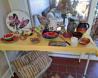 FUN SELECTION OF TROPICAL AND COLORFUL ACCESSORIES