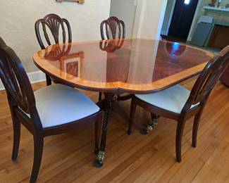 DINING TABLE WITH ADDITIONAL INSERTS AND HOT PADS,  4 CHAIRS 