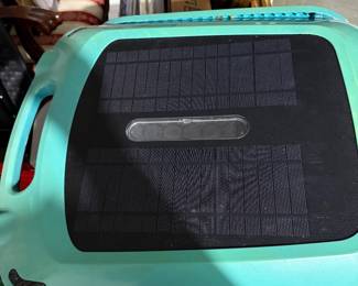 Solar pool skimmer- floats on top!