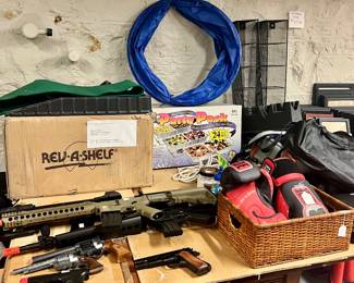 TOY GUNS