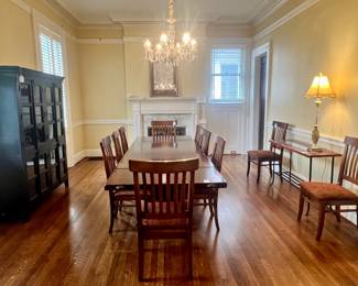 DINING ROOM WITH TABLE AND SET OF 10 CHAIRS