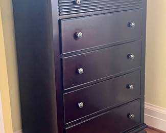 CHEST OF DRAWERS