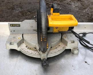 DeWalt 12" Compound Miter Saw (DW705) — Working