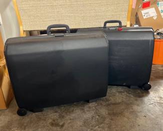 Pair of 1994 Samsonite Estes Hardshell Rolling Suitcases in Black