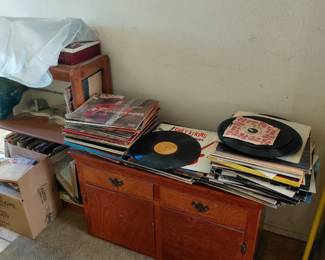 Albums mostly Country, a lot Chet Atkins