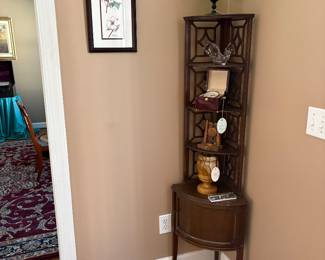 Solid wood corner shelf with cabinet door