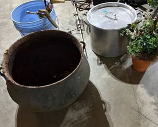 Large antique iron cauldron—-heavy!