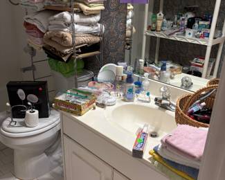 Towels and health and beauty items… lots of nail polish