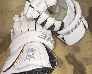 Brine King Superlight II Lacrosse Gloves