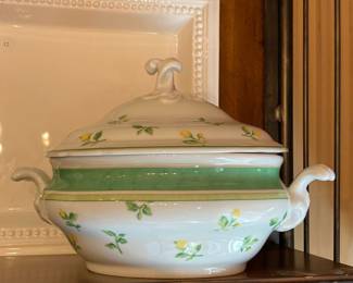 Villeroy & Boch French Garden Fleurence Covered Vegetable Bowl