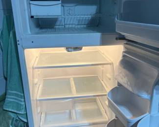 Frigidaire Top Mount Frost Proof RefrigeratorFreezer second image