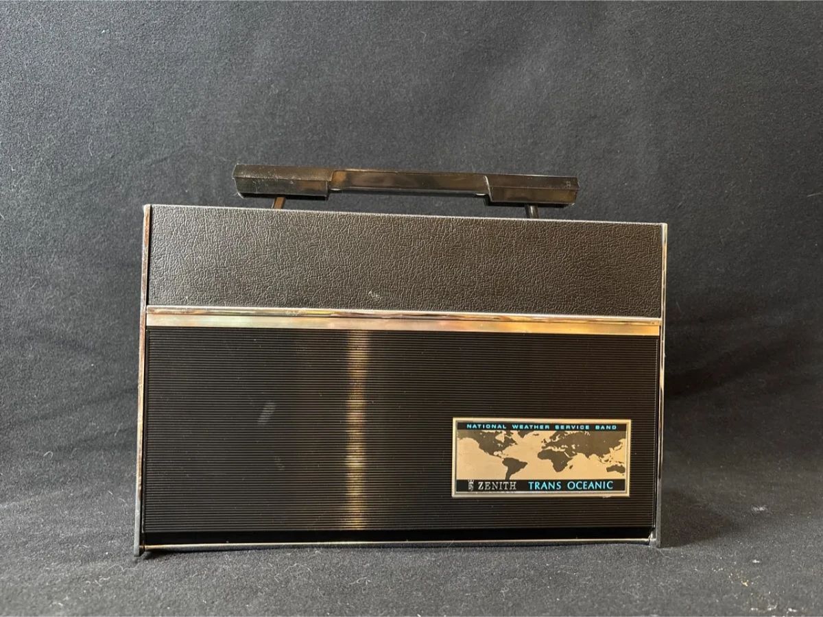 Zenith S-10460 Trans Oceanic National Weather Service Band Radio