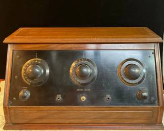 Stewart Warner Tube Radio Model 303