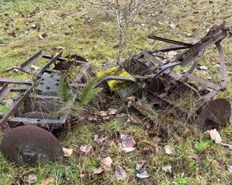 Amazing Yard Art! Vintage Farm Implement * Hay Rake