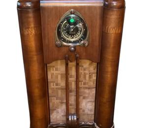 Zenith Long Distance Floor Radio * Works