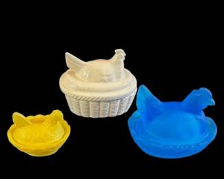3 Little Hens on Nests Covered Dishes