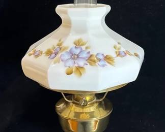 VTG ALLADIN OIL LAMP * Hand Painted Floral Milk Glass Shade